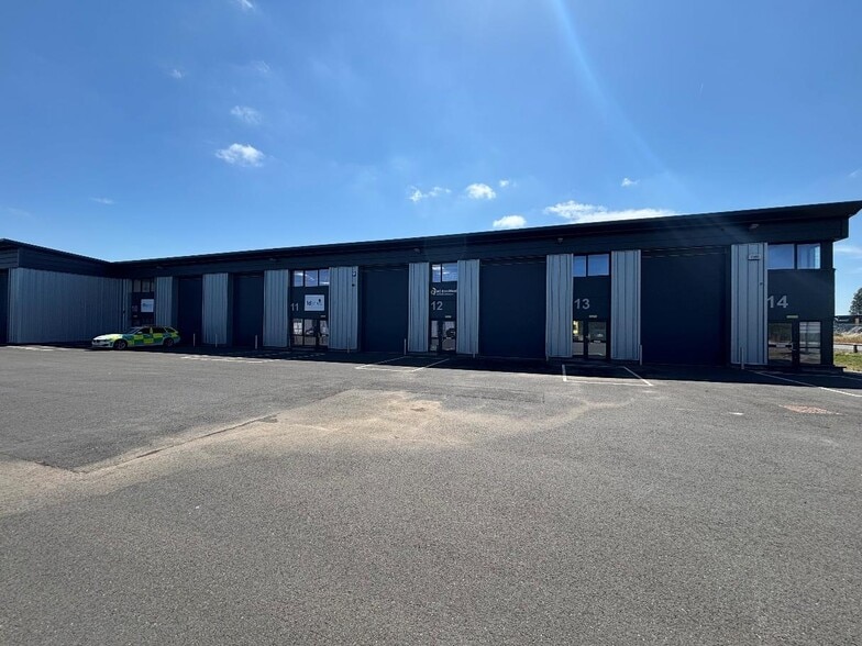 Barrington Way, Darlington to rent - Building Photo - Image 3 of 3