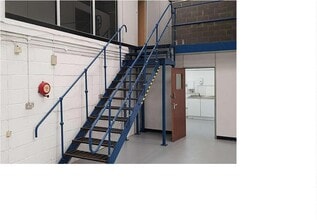Unit 8 Canada Close, Banbury to rent Building Photo- Image 2 of 4