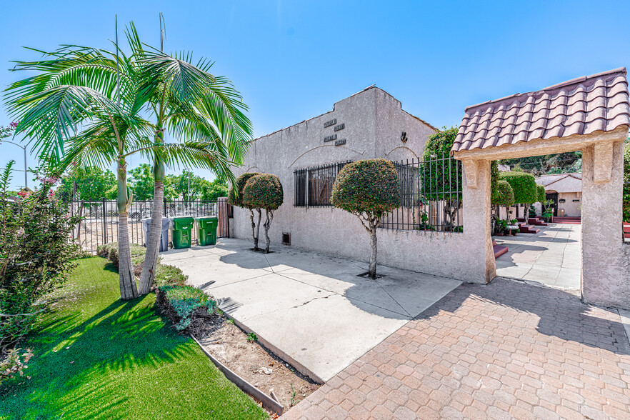 2643 S Budlong Ave, Los Angeles, CA for sale - Building Photo - Image 3 of 20