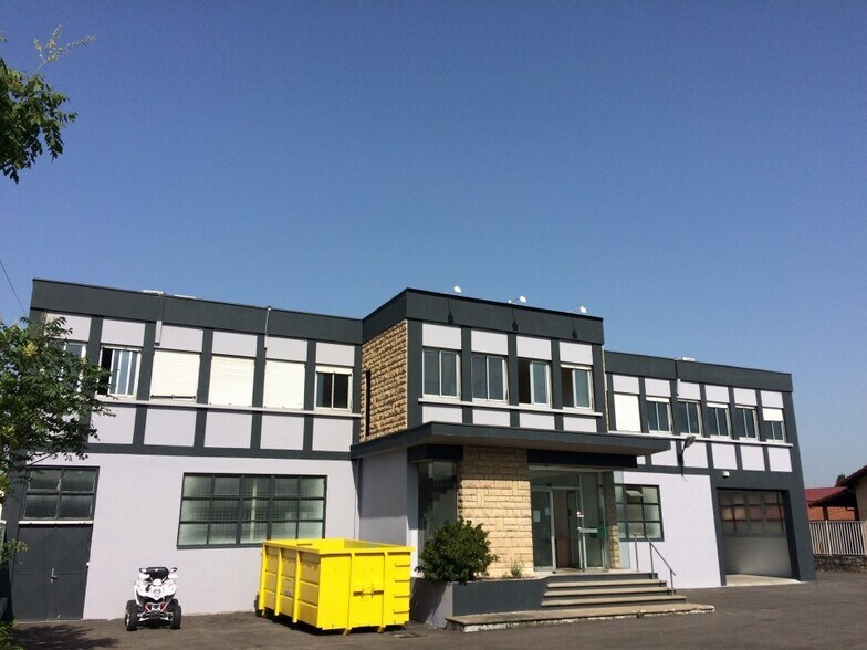 Industrial in Décines-Charpieu to rent - Building Photo - Image 2 of 8