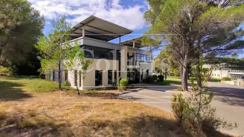 Office in Aix-en-Provence to rent Building Photo- Image 1 of 14