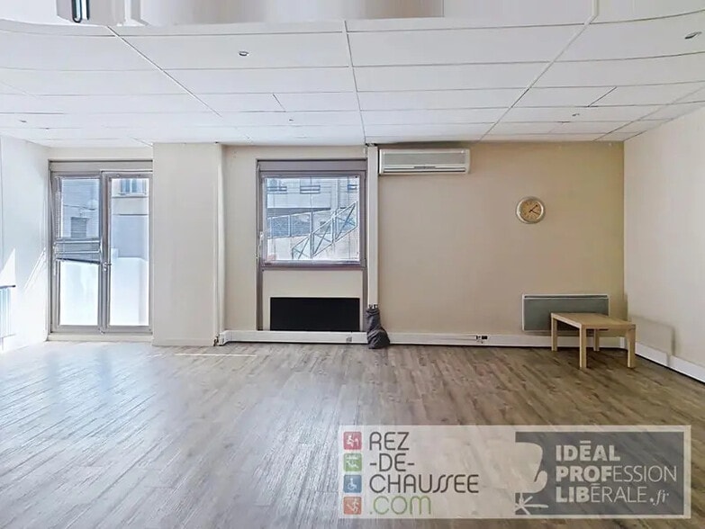 Office in Lyon for sale - Interior Photo - Image 2 of 3