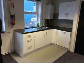 Curran Rd, Cardiff to rent Interior Photo- Image 2 of 2