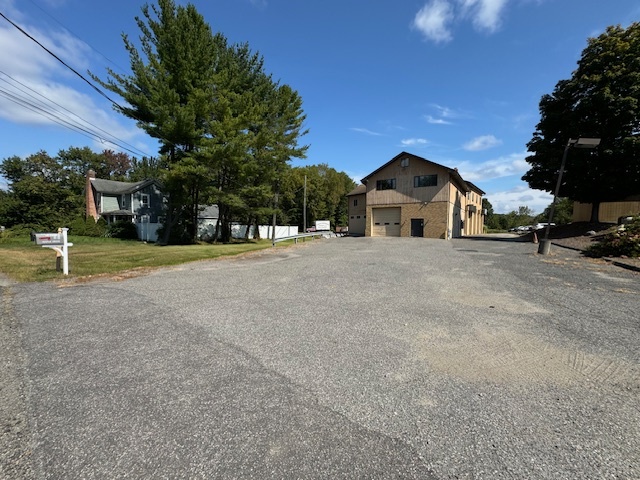 8 Maple Dr, Monroe, CT for rent - Building Photo - Image 2 of 57