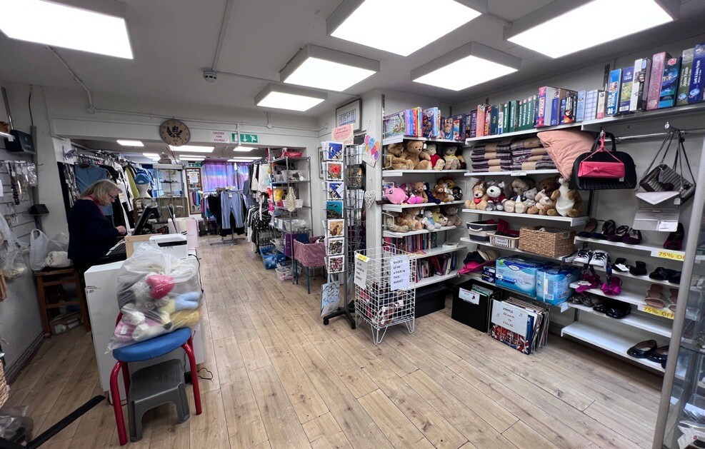 10 Church St, Wimborne to rent Building Photo- Image 1 of 6