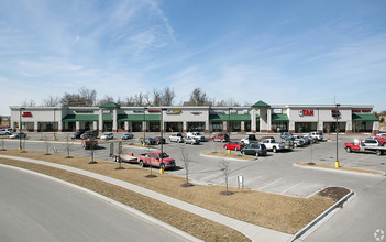 3500-3568 SW Market St, Lees Summit, MO for rent Building Photo- Image 1 of 7