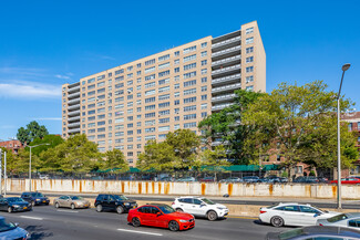 More details for 135 Ocean Pky, Brooklyn, NY - Residential for Sale