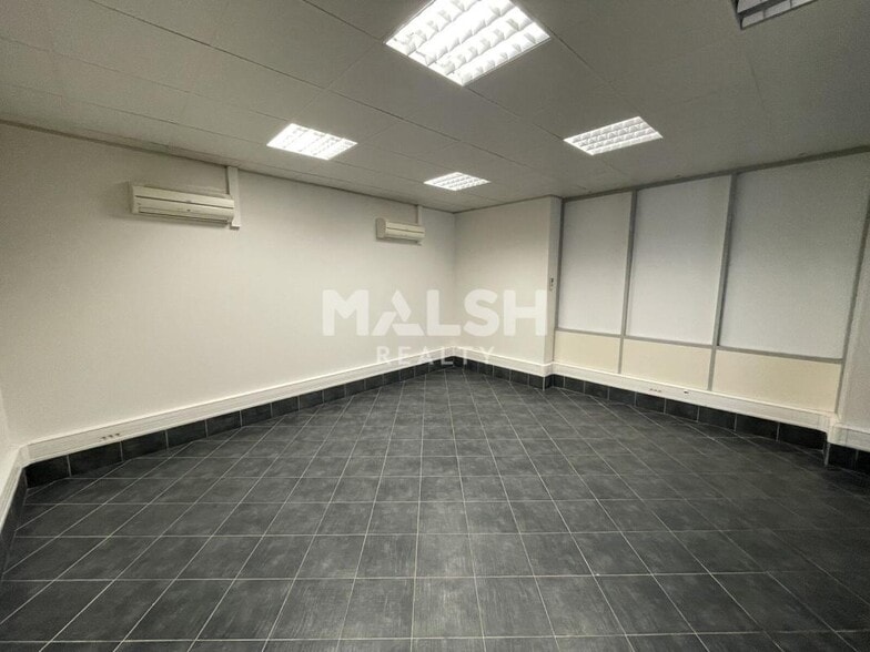 Light Industrial in Lyon to rent - Interior Photo - Image 3 of 29