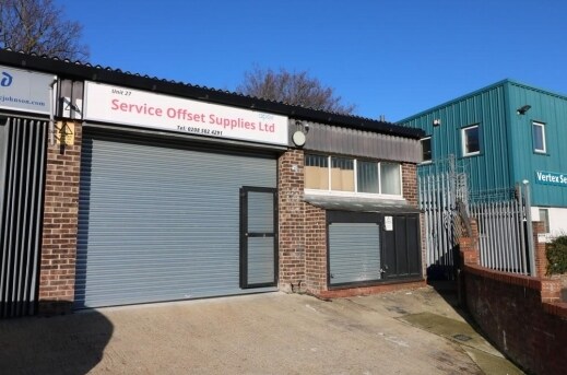 Oakwood Hl, Loughton for sale Primary Photo- Image 1 of 1