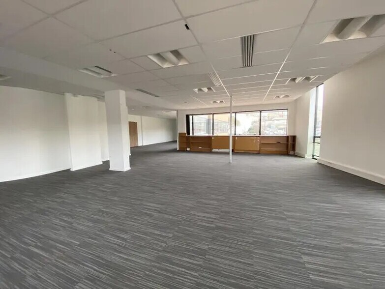 Office in Ivry-sur-Seine to rent - Building Photo - Image 2 of 16