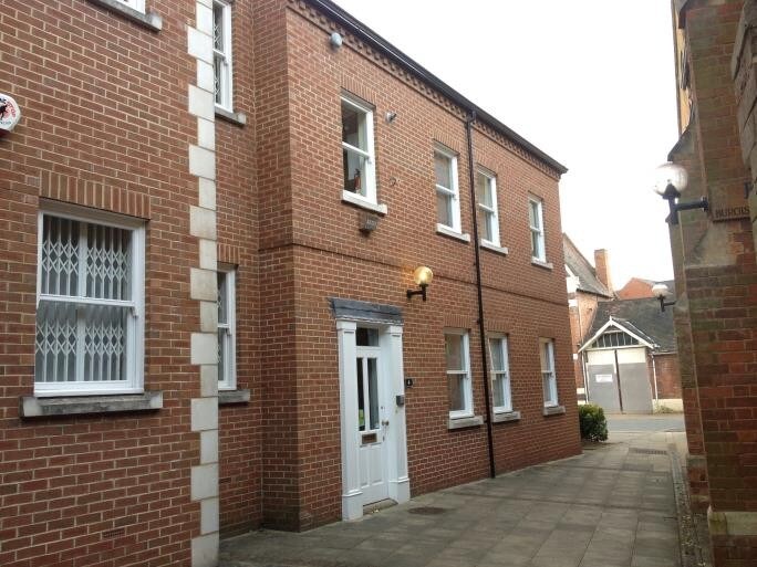 42 Holly Walk, Leamington Spa for sale Primary Photo- Image 1 of 1