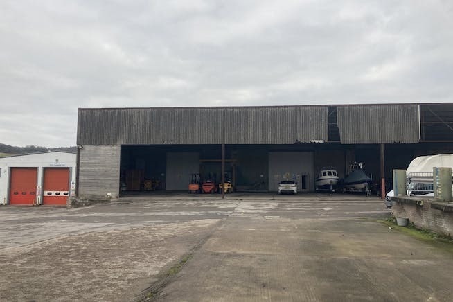 Southfield Rd, Nailsea to rent Building Photo- Image 1 of 2