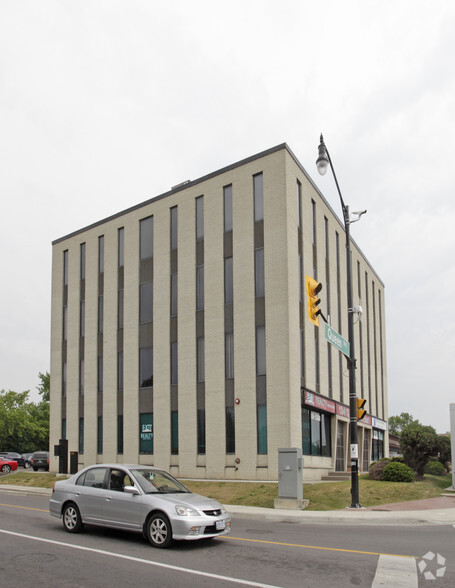 134 Queen St E, Brampton, ON for rent - Building Photo - Image 2 of 2