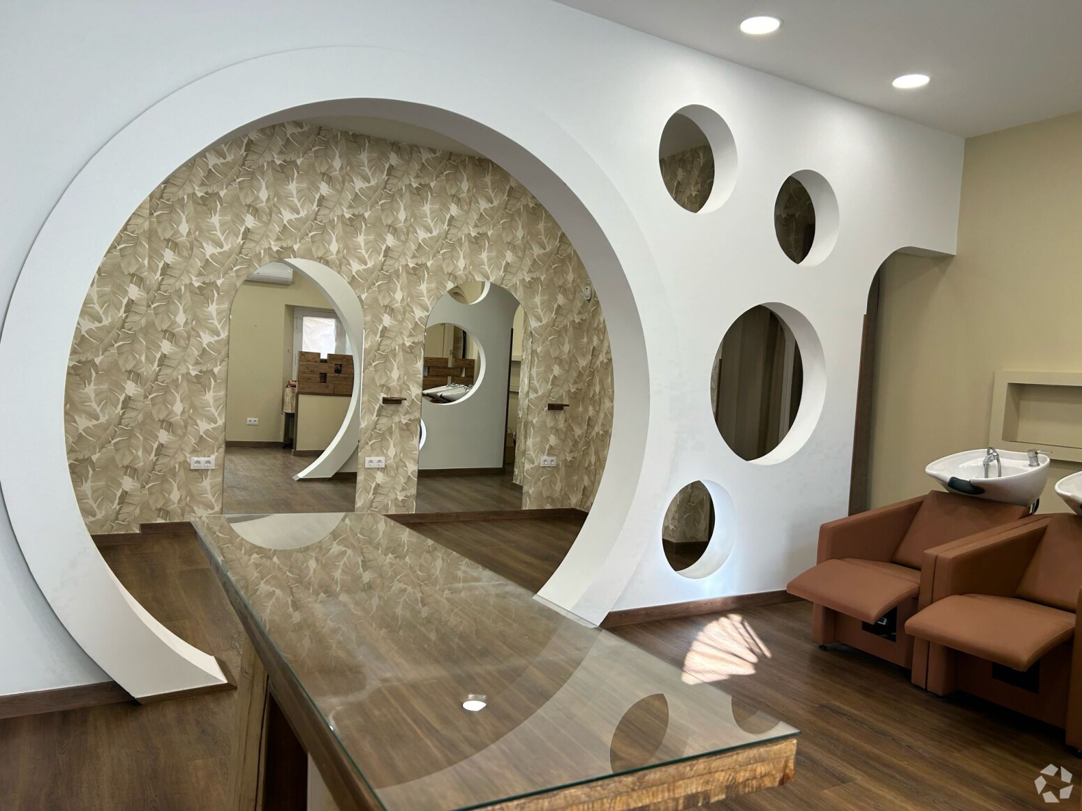 Retail in Ávila, Ávila to rent Interior Photo- Image 1 of 2