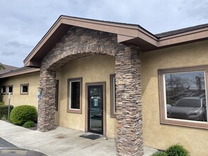 6816 W Rio Grande Ave, Kennewick, WA for rent Building Photo- Image 1 of 12