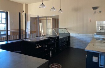 Market Place, Easingwold to rent Interior Photo- Image 2 of 2