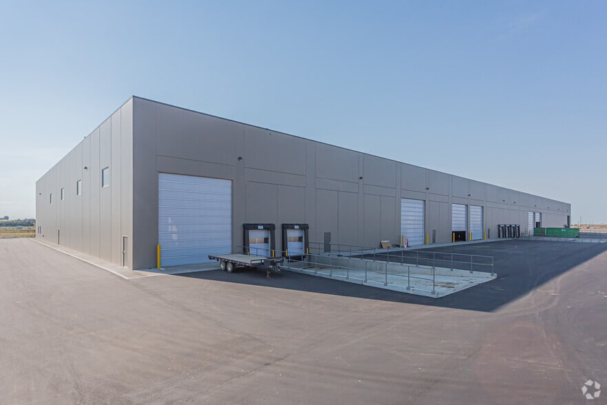 1075 36 Av, Nisku, AB to rent - Building Photo - Image 2 of 5