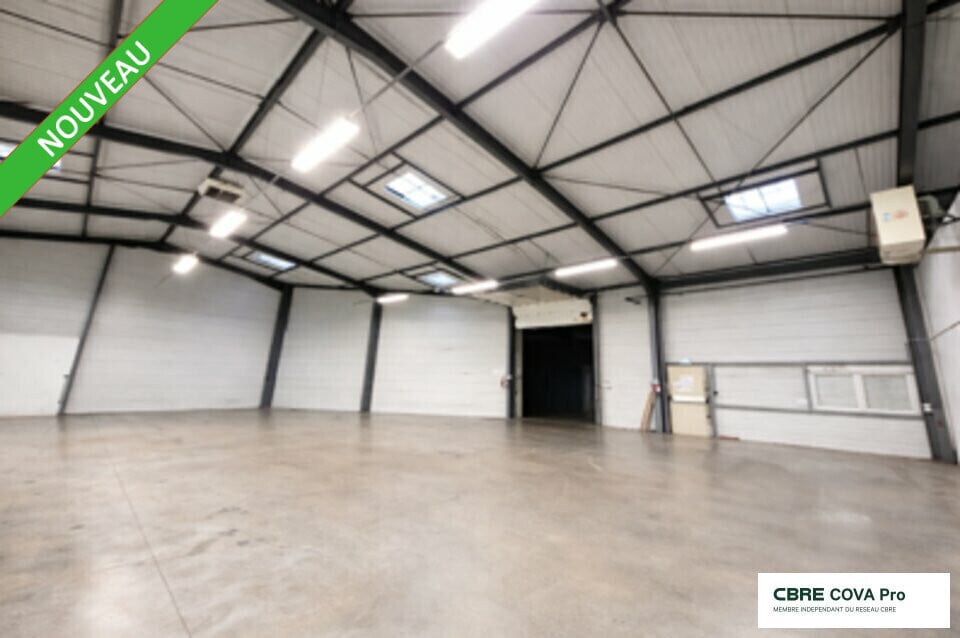 Location Local d'activités 988 m² - Photo 1