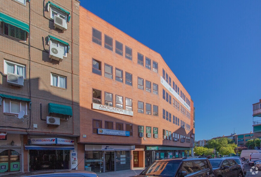 Calle de Begoña, 16, Coslada, Madrid to rent - Primary Photo - Image 1 of 2