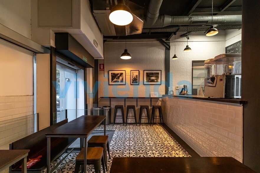 Retail in Madrid, Madrid to rent - Interior Photo - Image 2 of 3