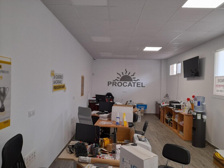 Retail in Cáceres, Cáceres for sale - Building Photo - Image 3 of 11