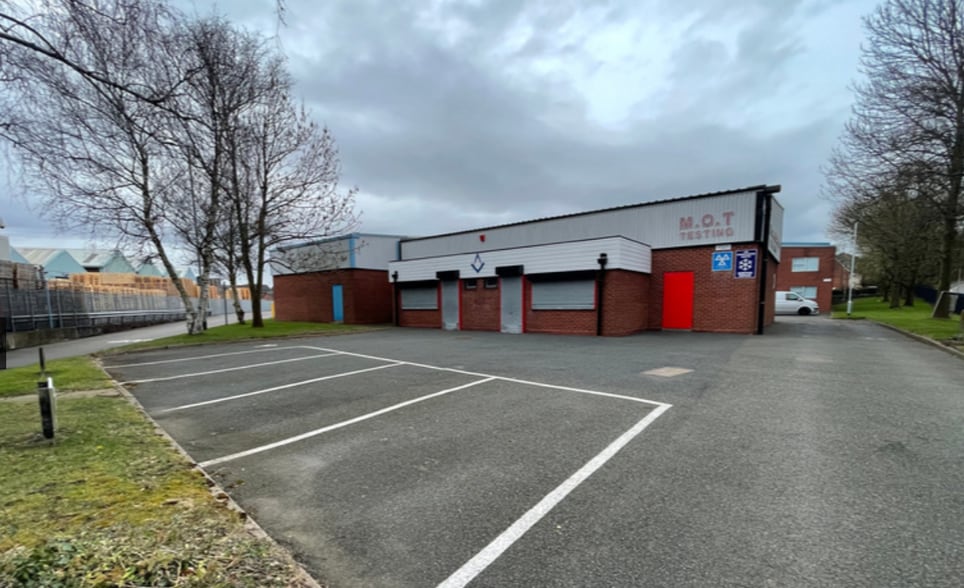 Woden Rd W, Wednesbury to rent - Building Photo - Image 2 of 3