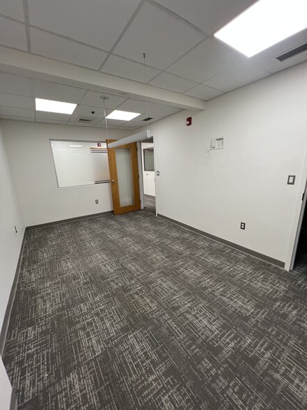 1400 Centre St, Newton, MA for rent - Building Photo - Image 3 of 8