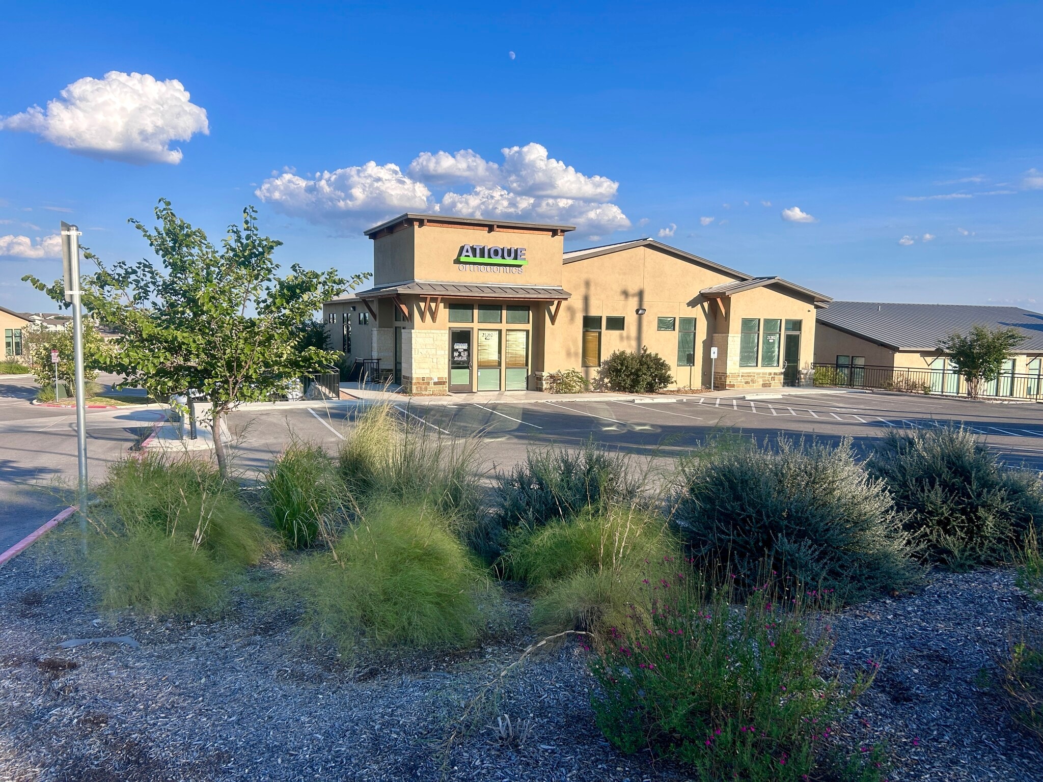 21202 Market Rdg, San Antonio, TX to rent Primary Photo- Image 1 of 17