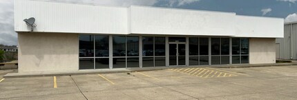 1306 Thelma Keller Ave, Effingham, IL for rent Building Photo- Image 1 of 5