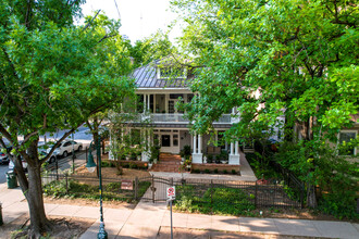 612 W 22nd St, Austin, TX for rent Building Photo- Image 1 of 15