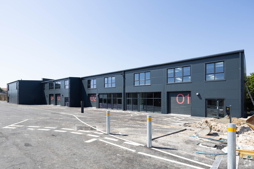 Continental Approach, Margate to rent - Primary Photo - Image 2 of 23