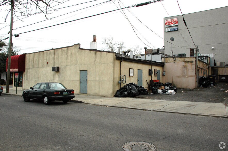 671 Palisade Ave, Cliffside Park, NJ for rent - Building Photo - Image 3 of 3