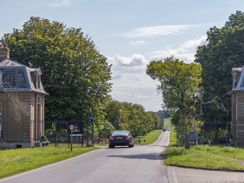 Wrest Park, Silsoe to rent - Building Photo - Image 3 of 17