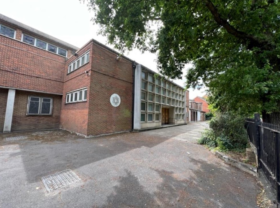 8-10 Forty Av, Wembley for sale Primary Photo- Image 1 of 1