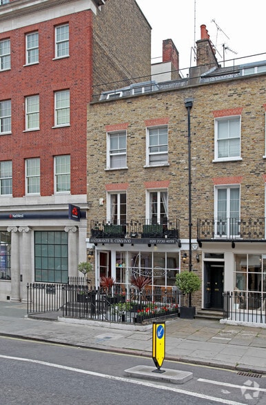 143 Ebury St, London to rent - Building Photo - Image 2 of 2