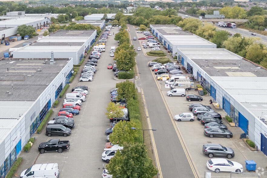 19-21 Tanners Dr, Milton Keynes to rent - Aerial - Image 3 of 3