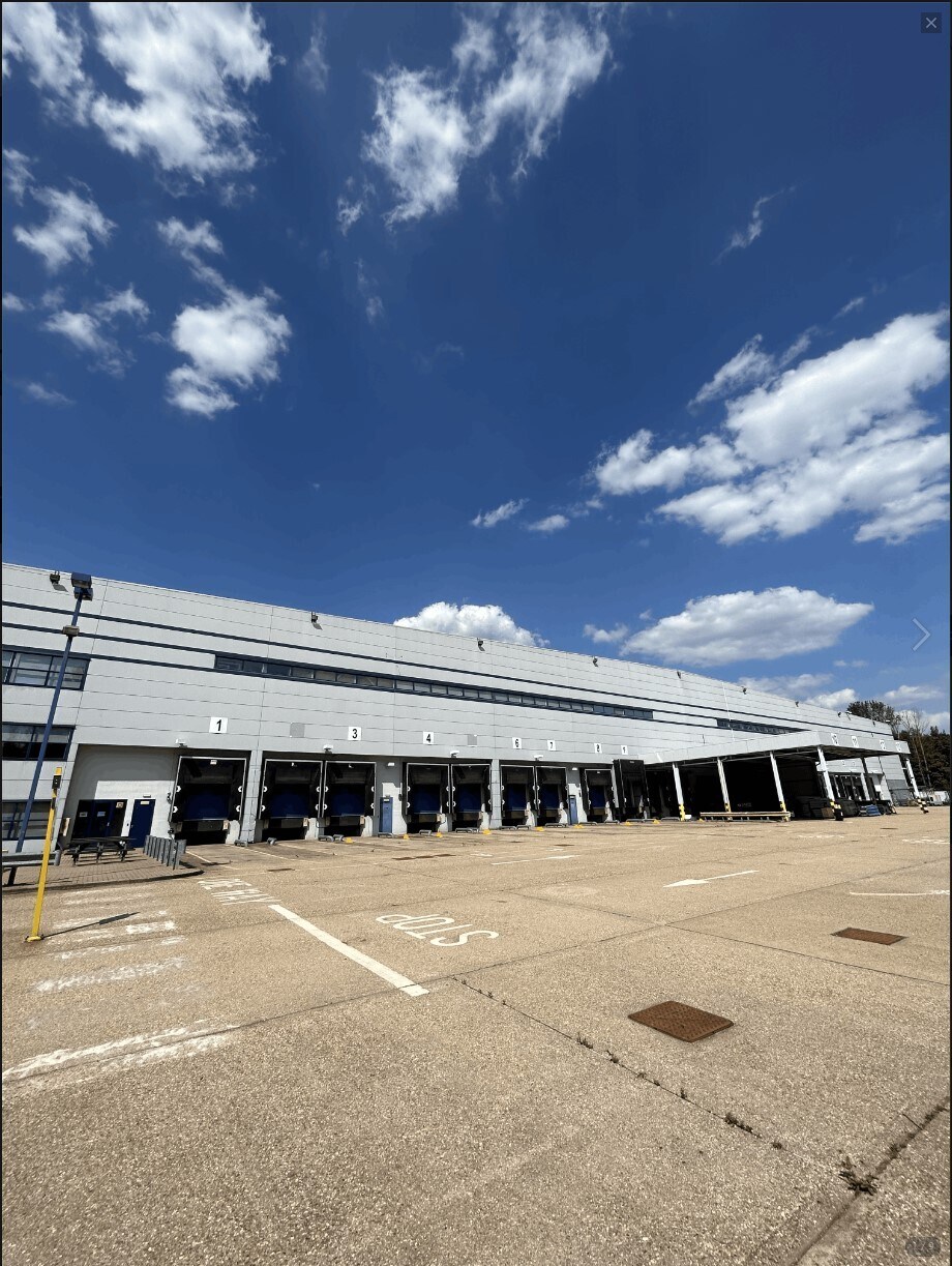 1 Shaw Close, Wellingborough to rent Building Photo- Image 1 of 9