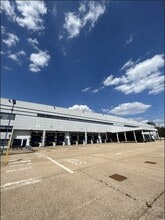 1 Shaw Close, Wellingborough to rent Building Photo- Image 1 of 9