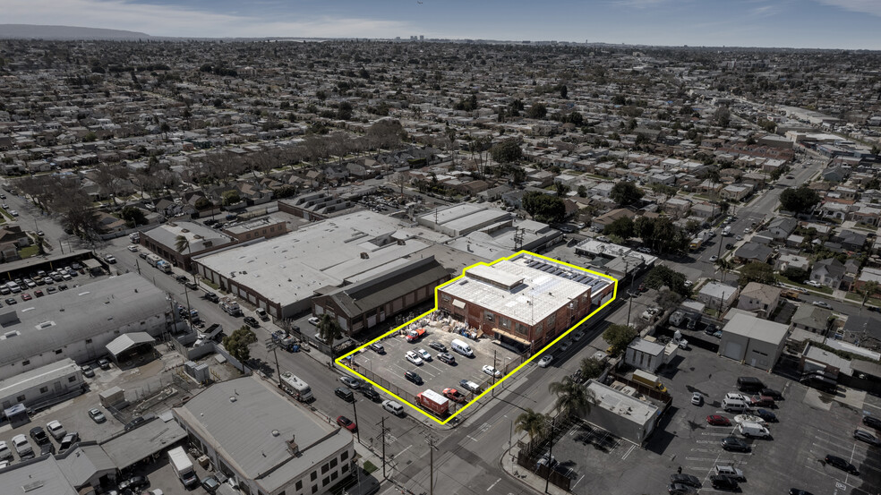 2000-2010 W 62nd St, Los Angeles, CA for sale - Building Photo - Image 1 of 41