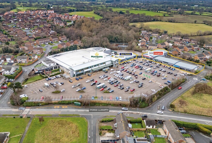 Quay Shopping Centre portfolio of 2 properties for sale on LoopNet.co.uk - Building Photo - Image 2 of 2