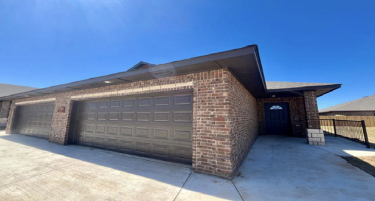 7601 Wild Flower Way, Oklahoma City, OK for sale - Building Photo - Image 2 of 2