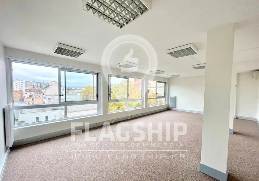 Office in Issy-les-Moulineaux to rent Building Photo- Image 1 of 6