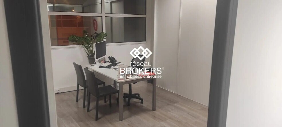 Office in Avignon to rent - Interior Photo - Image 3 of 4