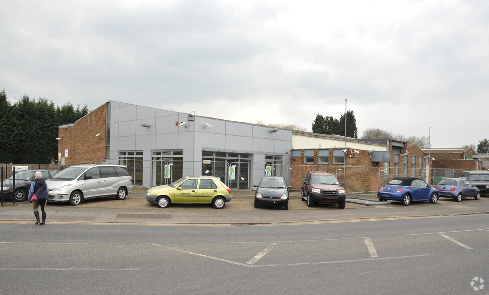 8 Sovereign Way, Tonbridge for sale - Primary Photo - Image 1 of 1