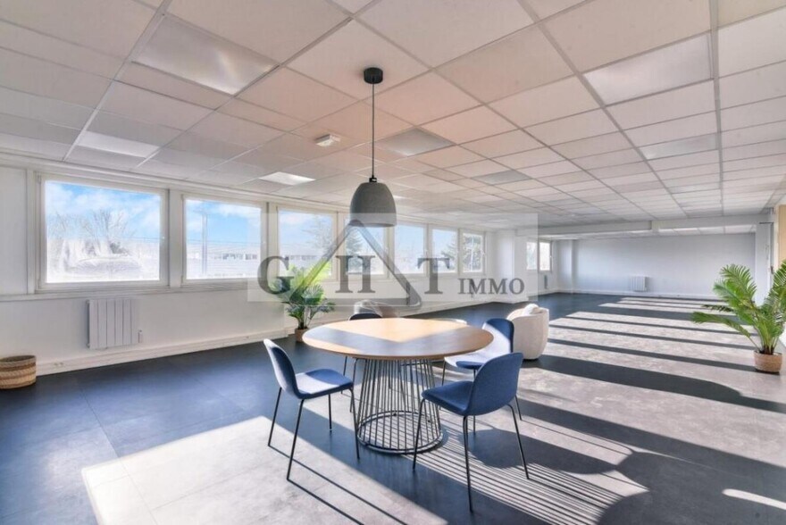 Industrial in Aulnay-sous-Bois to rent - Interior Photo - Image 3 of 7