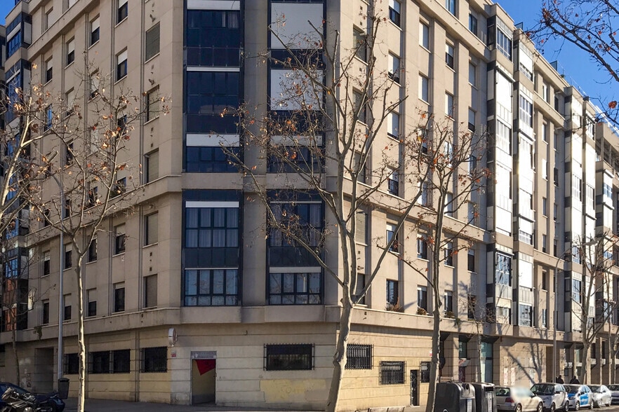 Calle de Téllez, 58, Madrid, Madrid to rent - Primary Photo - Image 1 of 2