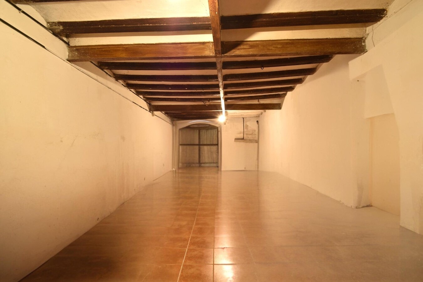 Vilanova i la Geltrú, BAR 08800 - Unit - - - Interior Photo - Image 2 of 3