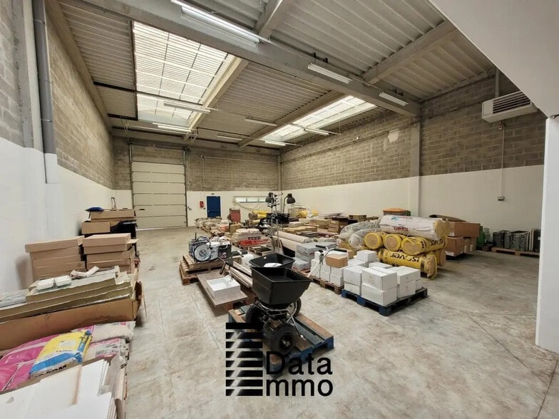 Industrial in Moissy-Cramayel to rent - Building Photo - Image 2 of 14