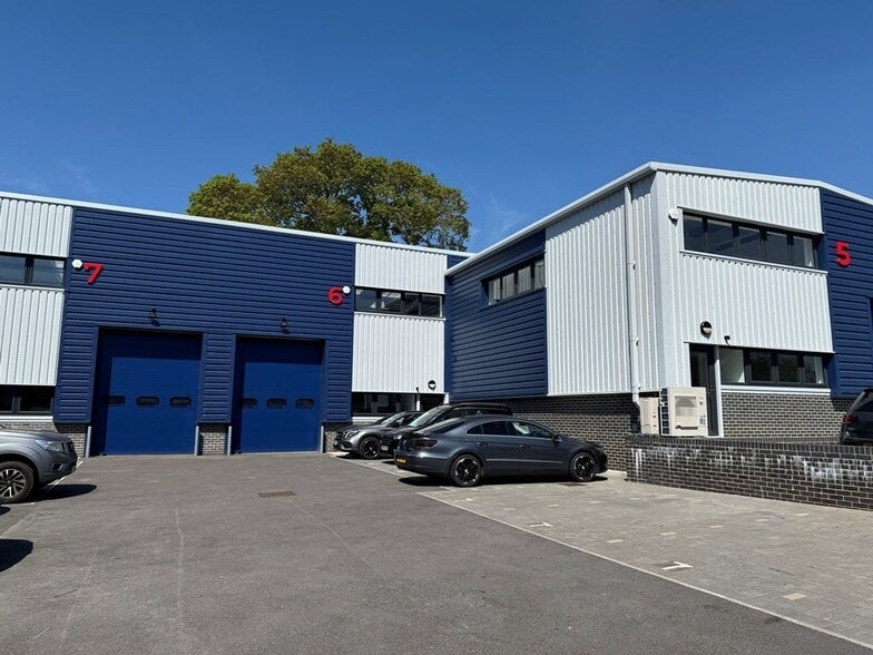 1-9 Winchester Hl, Romsey for sale - Building Photo - Image 2 of 21