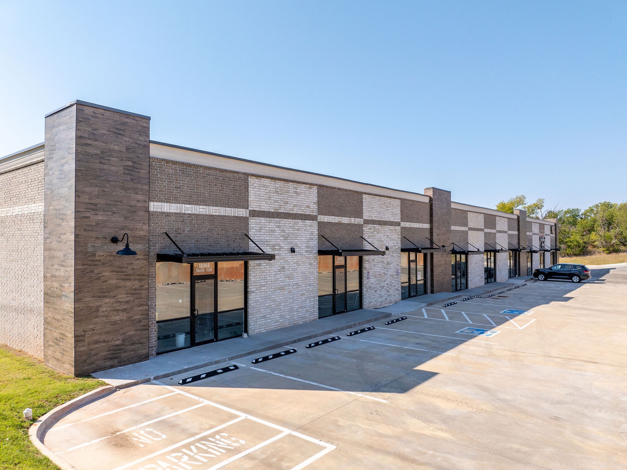 18960 NE 23rd St, Harrah, OK to rent Building Photo- Image 1 of 8